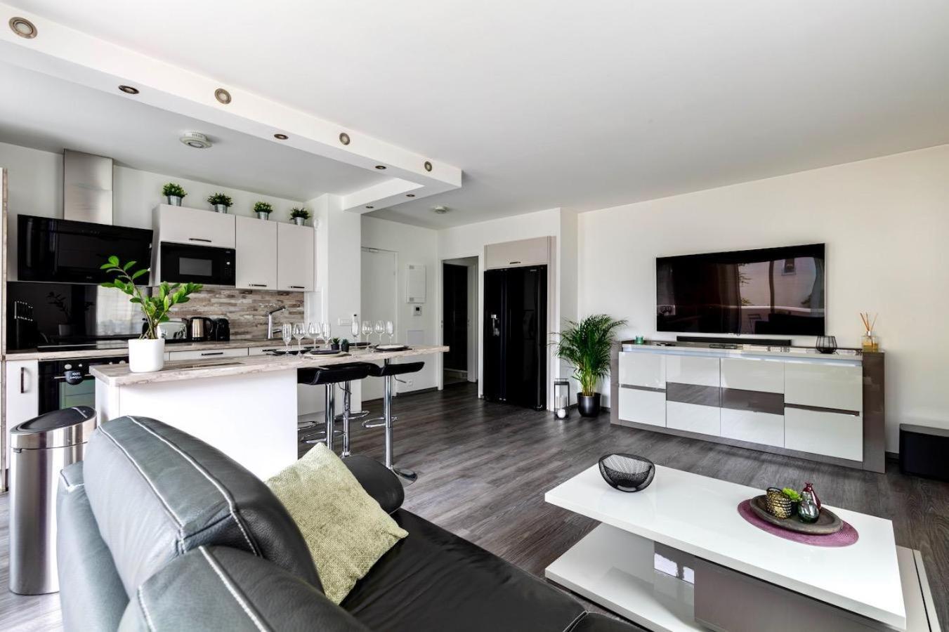 Charmant Refuge Avec Jardin, A 6 Minutes A Pied Du Metro Creteil L Echat-Lovely Retreat With Garden, Located A 6-Minute Walk From Creteil L Echat Metro Station Exterior photo