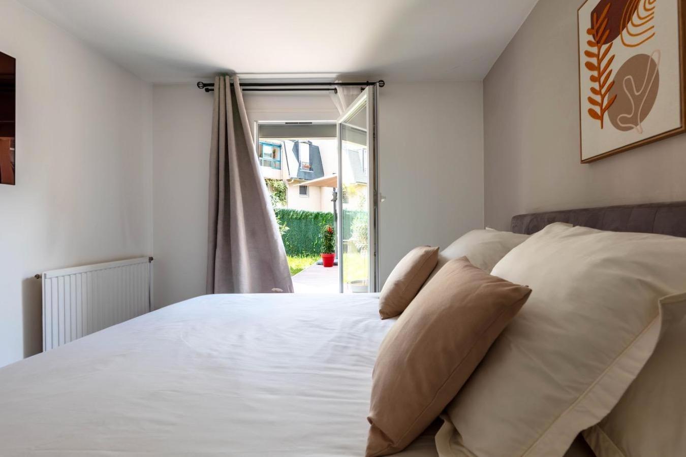 Charmant Refuge Avec Jardin, A 6 Minutes A Pied Du Metro Creteil L Echat-Lovely Retreat With Garden, Located A 6-Minute Walk From Creteil L Echat Metro Station Exterior photo